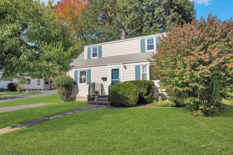 41 Hawthorne Ave, Morris Plains, NJ 07950