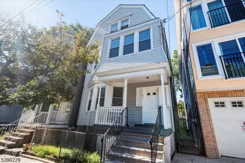 871 S 19th St, Newark, NJ 07108