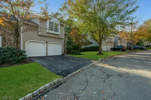 8 Rebecca Ln, Rockaway, NJ 07866