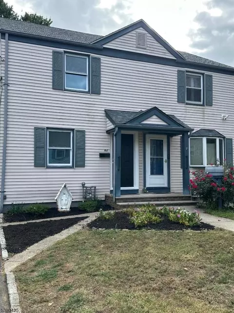 62 Macarthur Dr, Edison, NJ 08837