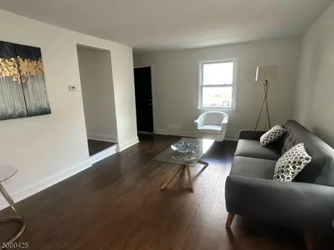 62 Macarthur Dr, Edison, NJ 08837 photo 2