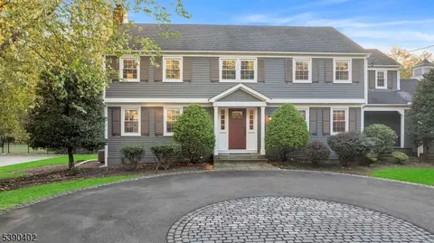 6 E Greenbrook Rd, Caldwell, NJ 07006