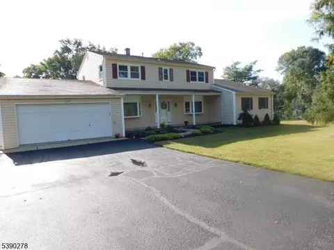 825 Parsonage Hill Rd, Somerville, NJ 08876