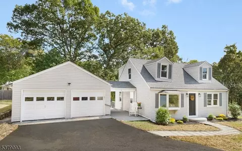 101 Mildred Ave, Stanhope, NJ 07874