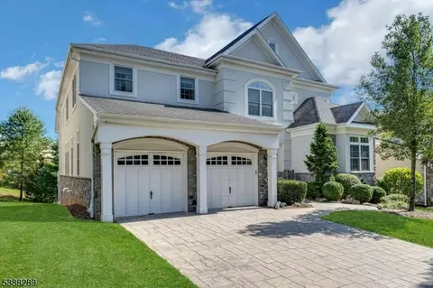 18 Avon Rd, Warren, NJ 07059