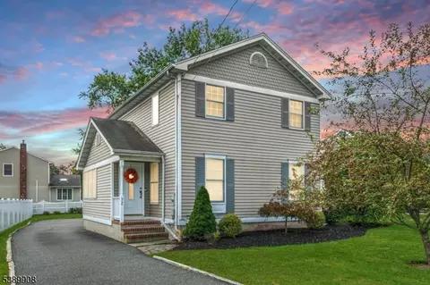 72 Reynolds Ave, Whippany, NJ 07981
