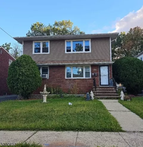 226 E 8th Ave, Roselle, NJ 07203