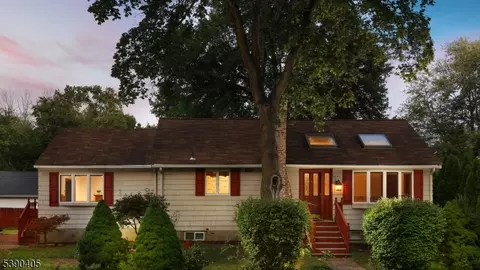 33 Gates Ave, Warren, NJ 07059