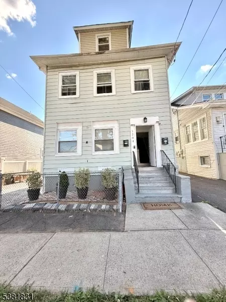 1204 Warren St, Roselle, NJ 07203