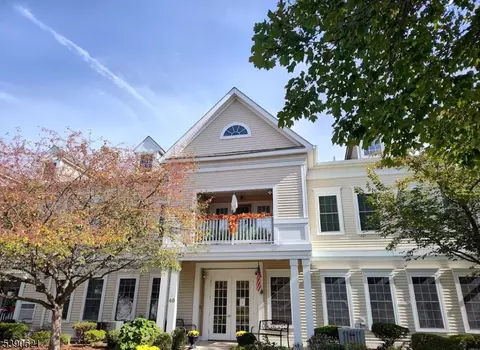 4002 Brookfield Glen Dr, Belvidere, NJ 07823