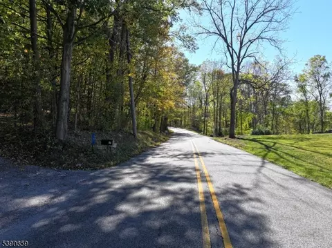 19 Mudcut Rd, Lafayette Twp, NJ 07848