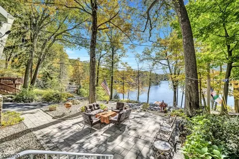 51 Lakeside Dr, Highland Lakes, NJ 07422