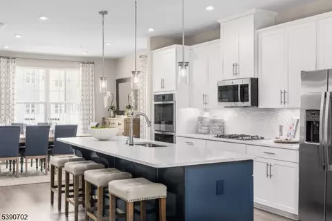 128 Anchor Way, Cliffwood, NJ 07721