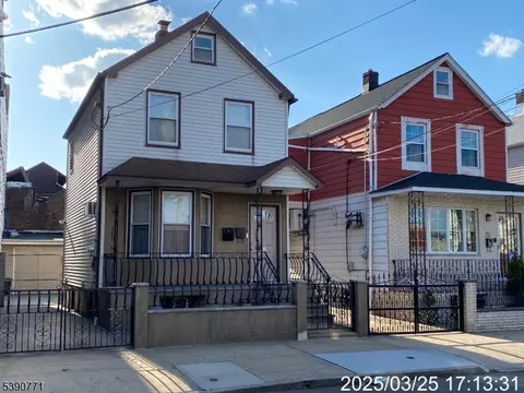 81 Waydell St, Newark, NJ 07105