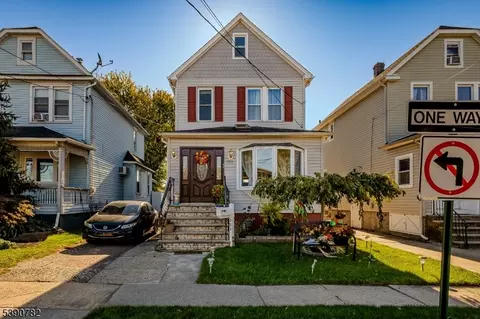 321 W 15th St #1, Linden, NJ 07036