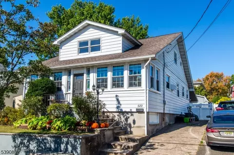 522 9th St, Carlstadt, NJ 07072