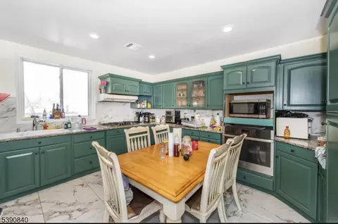 377 Ellison St, Paterson, NJ 07501