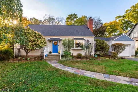7 Dayton Rd, Denville, NJ 07834