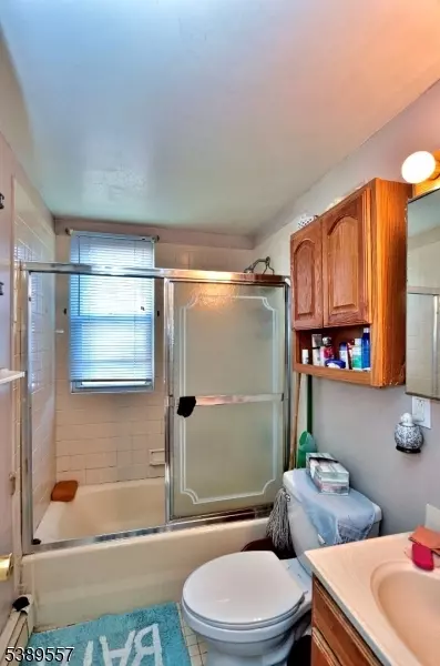 Bath - 949 E Front St #A, Plainfield, NJ 07062 photo 1 of 1