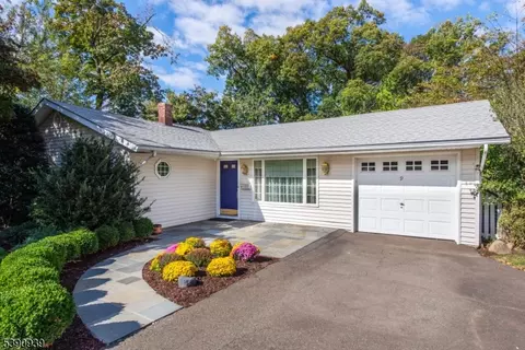 9 Roseland Ave, Roseland, NJ 07068