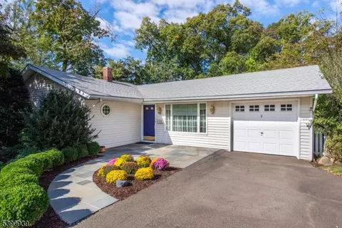 9 Roseland Ave, Roseland, NJ 07068
