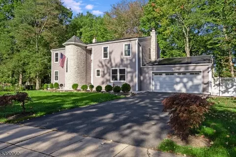 22 Whitaker Pl, West Caldwell, NJ 07006