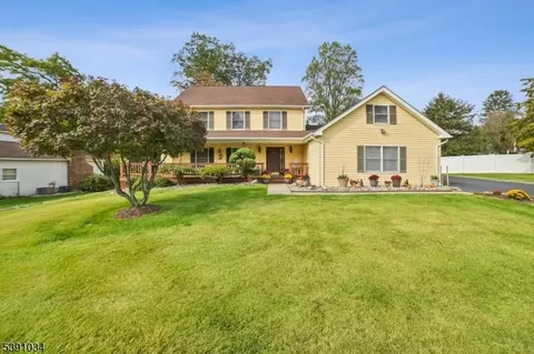 2 Castaby Way, Mount Tabor, NJ 07878