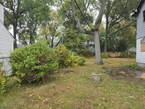 58 Fair St, East Orange City, NJ 07017