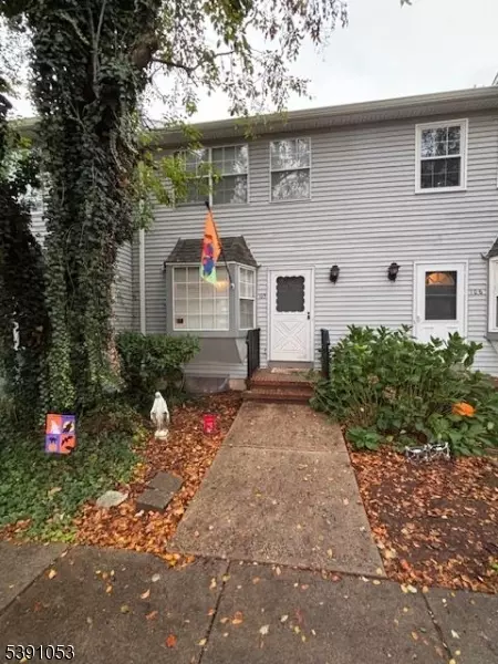 105 Franklin Ct, Flemington, NJ 08822