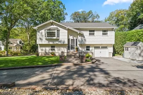 66 Tomahawk Trl, Denville, NJ 07834