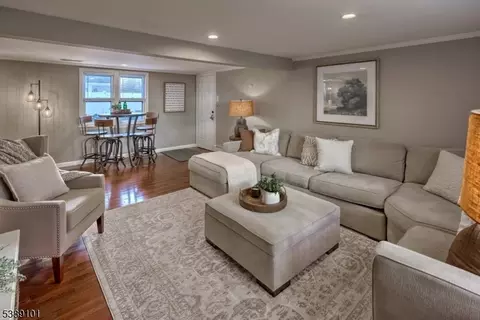 2 Peacock Ln, Mendham, NJ 07945 photo 12