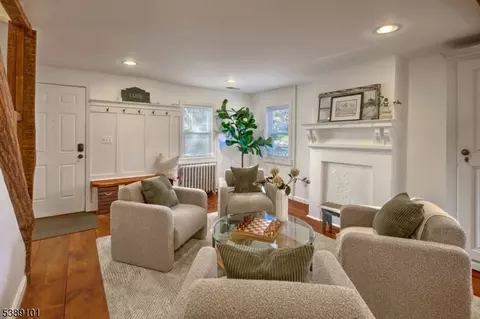 2 Peacock Ln, Mendham, NJ 07945 photo 4