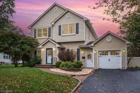 9 Timberline Dr, Fanwood, NJ 07023