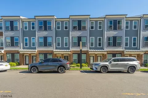 7 Jessica Ln 11204, Union, NJ 07083
