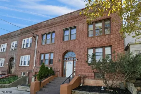452 Avenue E #4, Bayonne, NJ 07002