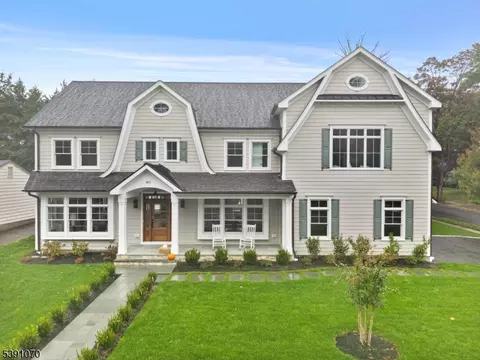 40 Greenview Way, Montclair, NJ 07043