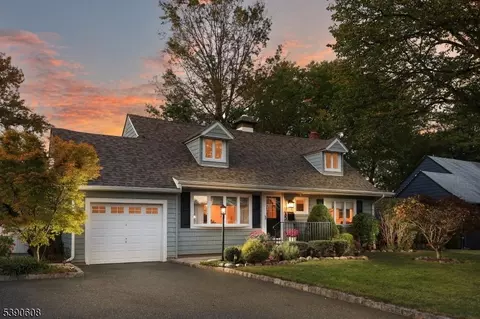 45 Waldon Rd, Fanwood, NJ 07023