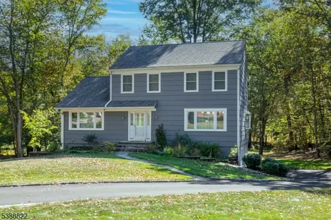 43 Milton Ave, Gillette, NJ 07933