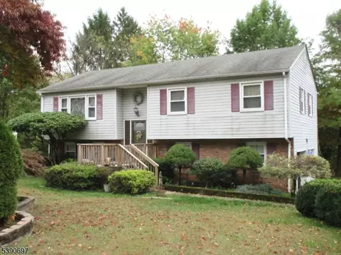 21 Highland Ave, Hackettstown, NJ 07840