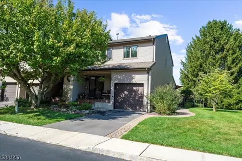23 Maple Ct, Flemington, NJ 08822