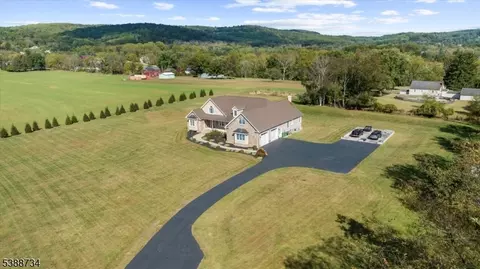 4 Deer Ct # A, Milford, NJ 08848
