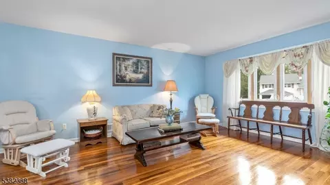 77 Parkside Rd, Plainfield, NJ 07060 photo 4