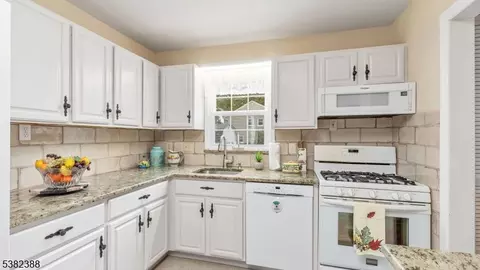 77 Parkside Rd, Plainfield, NJ 07060 photo 12