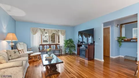 77 Parkside Rd, Plainfield, NJ 07060 photo 5
