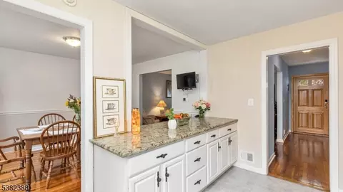 77 Parkside Rd, Plainfield, NJ 07060 photo 11