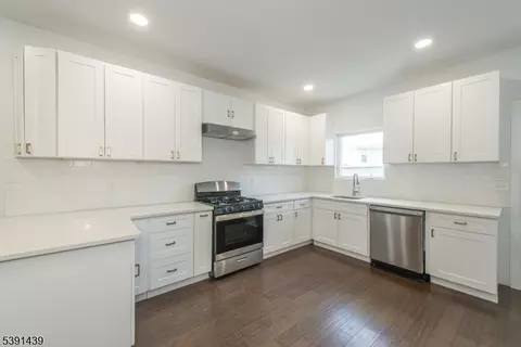 210 Nunda Ave, Jersey City, NJ 07306