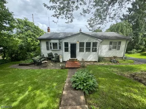 15 Van Dunk Ln, Ringwood, NJ 07456