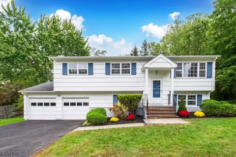 13 Spruce St, Cedar Knolls, NJ 07927