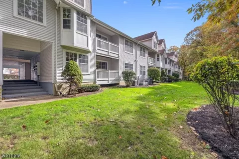 85 Autumn Ct #85, Ledgewood, NJ 07852