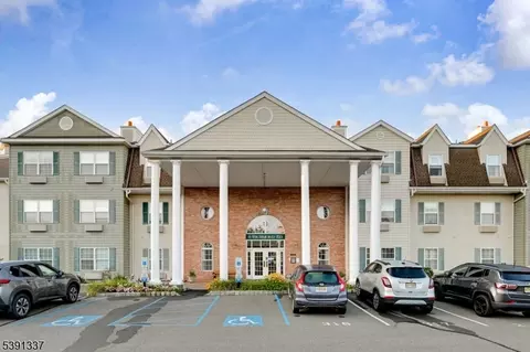 6315 Richmond Rd #315, West Milford, NJ 07480